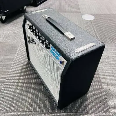 FENDER 68 CUSTOM VIBRO CHAMP REVERB 2